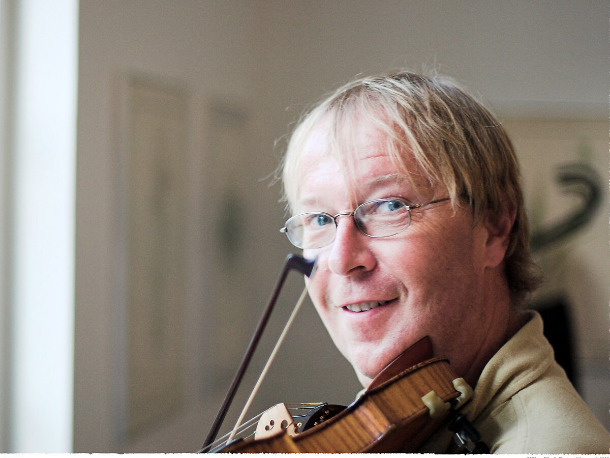Kim Sjøgren med sin violin